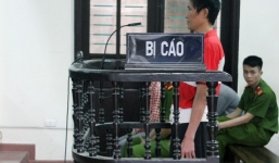 Bác họ hại đời cháu gái 7 tuổi, dặn không được nói cho ai nếu không sẽ đánh no đòn