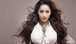 Khánh Thi xác nhận đang mang bầu đúng ngày sinh nhật?