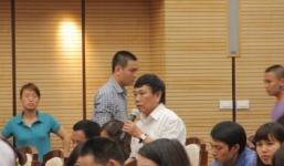 Xuất hiện người dân 'bí ẩn' tại họp báo về chặt cây xanh