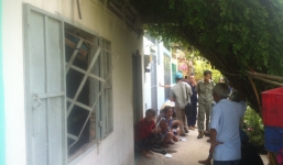 Hốt hoảng phát hiện người đàn ông chết trong tư thế treo cổ