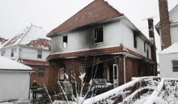 Bất cẩn khi nấu ăn gây cháy nhà, 7 trẻ thiệt mạng