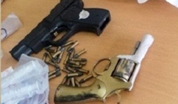 Nguyên chủ tịch xã dùng súng tự chế bắn vợ trọng thương