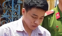 Thấy bé gái đi vệ sinh, thanh niên bám theo thực hiện hành vi bỉ ổi