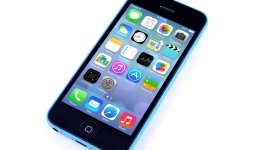 iPhone 5C 32GB chính hãng giảm giá sốc, chỉ còn ngang hàng xách tay