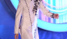 Ấn tượng với bộ siêu tập áo dài “độc” của Hoài Linh 