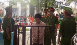 Cuồng ghen, thanh niên đâm bạn nhiều nhát vào ngực