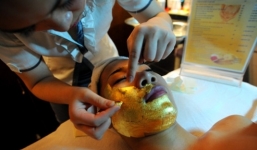 Ghé thăm đất nước giao dịch vàng được tính bằng tấn