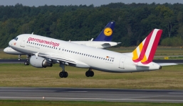 Airbus A320 chở 150 người gặp nạn: 'Máy bay bị xé nát'