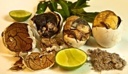 Sầu riêng nằm top những món ăn kinh dị nhất thế giới 