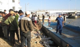 Xác người đàn ông nổi trên kênh, phân hủy mạnh