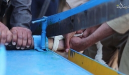 IS tung video chặt tay kẻ trộm bằng máy chém