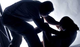 Nữ sinh tiểu học bị 'giở trò' trong nhà vệ sinh của trường học