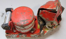 Công bố hình ảnh hộp đen Airbus A320 biến dạng vì va đập quá mạnh 