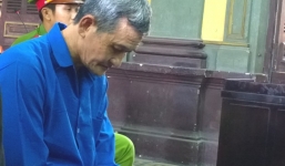 Nghĩ vợ ngoại tình ông lão 65 tuổi điên cuồng chém vợ tử vong