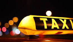 Cướp xe, ném tài xế taxi xuống đường vì tưởng đã chết
