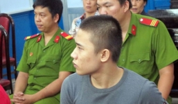 Tranh giành một cô gái, thanh niên điên cuồng đâm tình địch