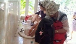 Du khách Trung Quốc gây phẫn nộ khi phơi đồ lót giữa sân bay 