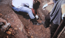 Chôn xác vợ dưới gầm giường: Kẻ sát nhân đã từng giết người!