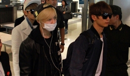 Sao Hàn cover 'Yêu lại từ đầu' của Khắc Việt tại sân Mỹ Đình