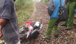 Băng qua đường sắt bất cẩn, 2 người chết thảm