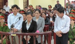 Vụ tiêm nhầm vacxin làm 3 trẻ sơ sinh tử vong: Các bị can hầu tòa