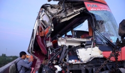 Mẹ già bị tai nạn trên đường cao tốc trong chuyến đi gặp con trai lần cuối