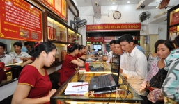 Giá vàng 28/3: Vàng SJC giảm 30.000 đồng/lượng