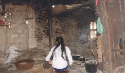 Bi kịch cha tự vẫn để tìm công lý cho con gái bị cưỡng bức