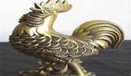 Kỳ quái 'trấn' tượng gà trống giải cứu chồng khỏi... số đào hoa