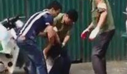 Điểm tin nóng ngày 1/4: Cô gái cầm “kim tiêm dính HIV” đâm loạn xạ