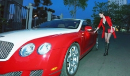 Khánh My gợi cảm, nổi bật lái siêu xe 12 tỷ đi sự kiện