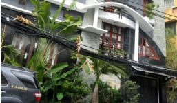 Biệt thự mặt phố triệu đô của vợ chồng Lý Hải - Minh Hà