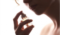 Loại nước hoa kì lạ: Càng đổ mồ hôi càng… thơm