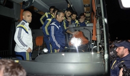 Cầu thủ Fenerbahce may mắn thoát chết sau vụ xả súng kinh hoàng
