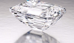 Chiêm ngưỡng viên kim cương 100 carat có giá hơn 500 tỷ đồng