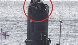 Truy đuổi tàu Nga, tàu ngầm hạt nhân Anh đâm phải băng trôi