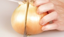 Loại hành đầu tiên trên thế giới không làm cay mắt