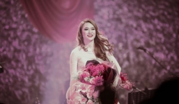 Mỹ Tâm khiến khán giả Nhật Bản phát cuồng trong show lưu diễn