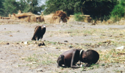 Những bức ảnh kinh điển gây chấn động toàn thế giới