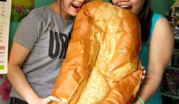 Bánh mì nặng 2kg giá 70 nghìn ở Sài Gòn