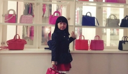 Choáng với cô bé 5 tuổi sở hữu kho hàng hiệu khủng