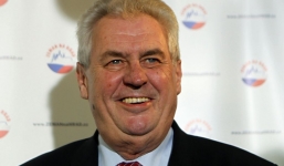 Kim Jong-un bị Tổng thống Cộng hòa Czech từ chối bắt tay