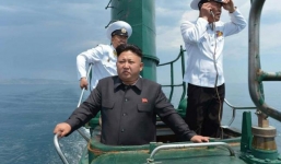 Kim Jong-un: 3 tuổi lái xe, 9 tuổi đua du thuyền