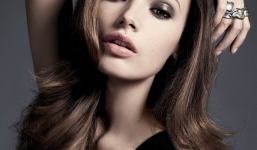 Những mỹ nhân trên đất nước phụ nữ đẹp nhất thế giới