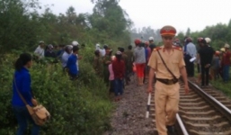 Nữ sinh Quảng Bình bị tàu hỏa đâm chết, cuốn văng xa 30m