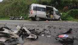 Tai nạn giao thông kinh hoàng ở Lạng Sơn, thi thể tài xế bị mắc kẹt