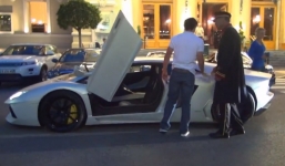 Cuộc sống “đế vương” của chàng trai 26 tuổi sở hữu gia tài kếch xù