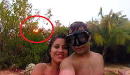 Video: Đôi tình nhân suýt bị sét đánh trúng khi chụp hình dưới mưa