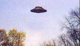 Xôn xao clip xuất hiện đĩa bay ở Anh