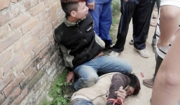 Bắc Ninh: Hai cẩu tặc bị người dân trói tay bắt kéo chó khắp làng